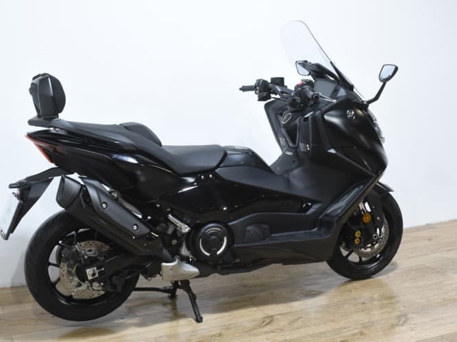 Comprar YAMAHA TMAX 560 TECH MAX 2024 de segunda mano YAMAHA TMAX 560 TECH MAX 2024 de segunda mano