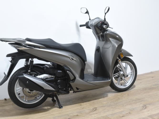 HONDA SH 350I 2021 de segunda mano