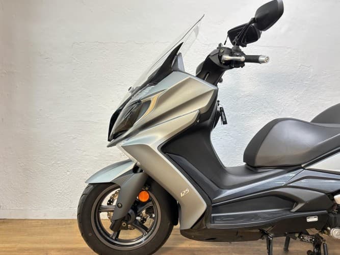 KYMCO SUPER DINK 125 2020 de segunda mano
