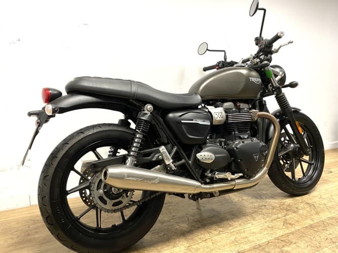 TRIUMPH STREET TWIN (A) 2021 de segunda mano