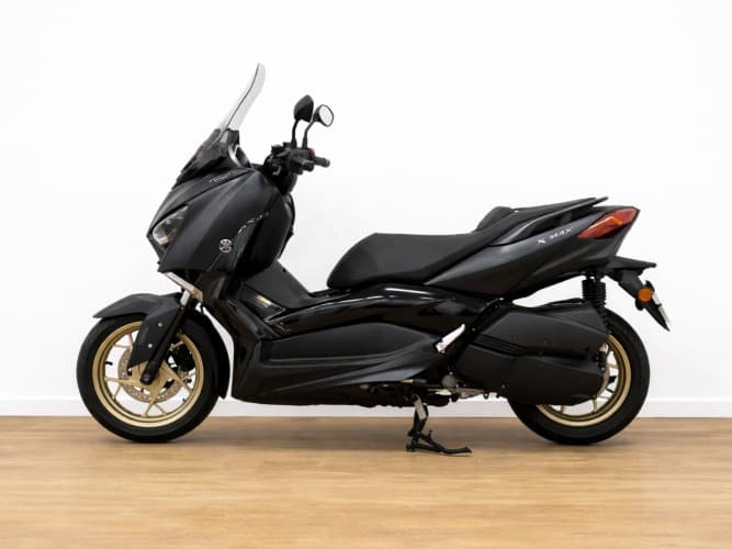 Comprar YAMAHA XMAX 300 TECH MAX 2018 de segunda mano YAMAHA XMAX 300 TECH MAX 2018 de segunda mano