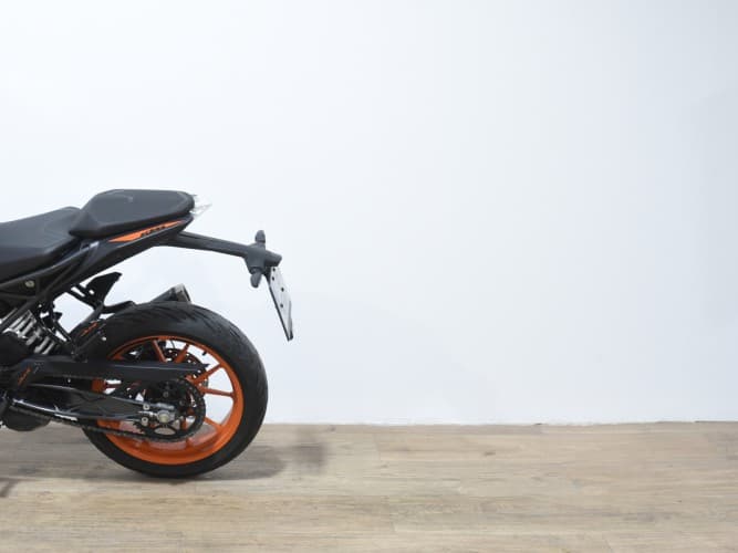 KTM DUKE 125 2022 de segunda mano