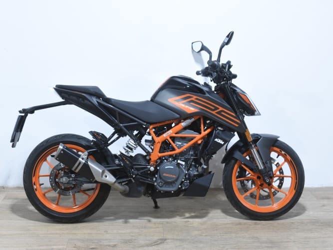 KTM DUKE 125 2022 de segunda mano