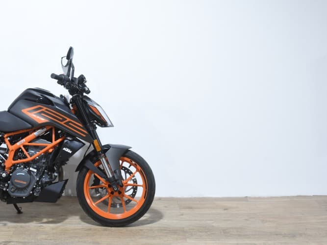 KTM DUKE 125 2022 de segunda mano