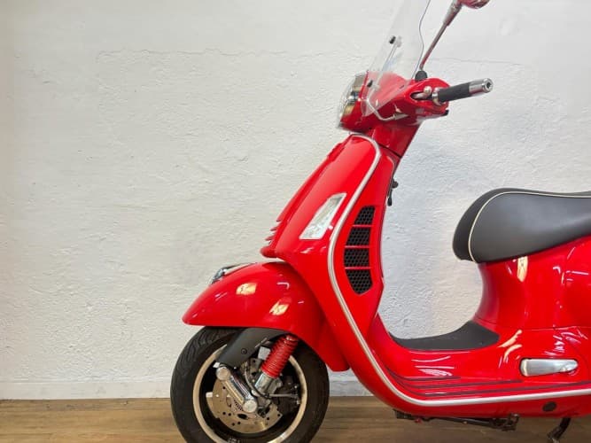 Comprar VESPA GTS 300 2023 de segunda mano VESPA GTS 300 2023 de segunda mano