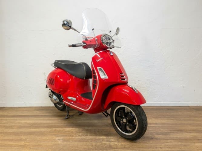 Comprar VESPA GTS 300 2023 de segunda mano VESPA GTS 300 2023 de segunda mano