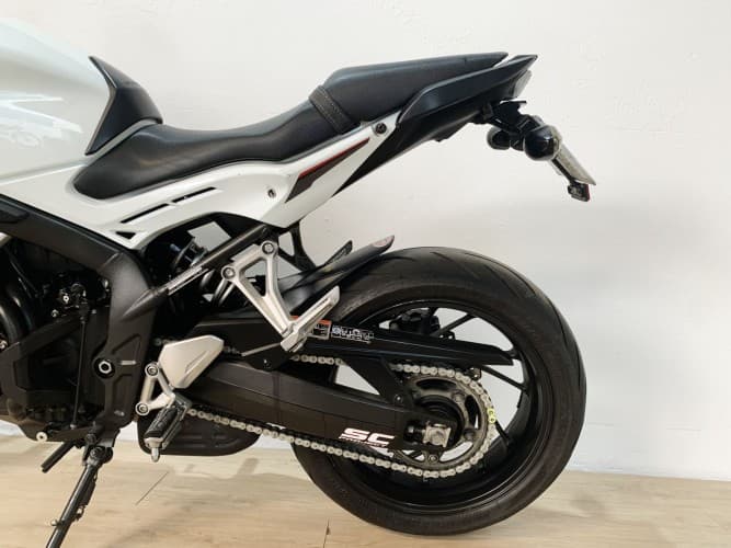 Comprar HONDA CB 650 F (A) 2018 de segunda mano HONDA CB 650 F (A) 2018 de segunda mano