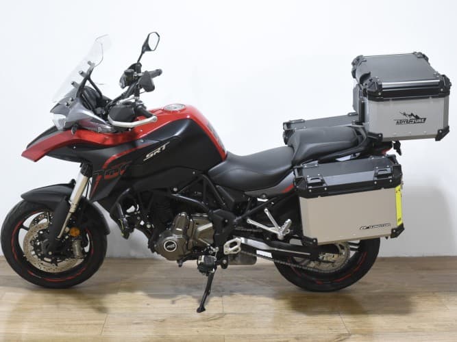 QJMOTOR SRT 700 (A)(TRES MALETAS) 2024 de segunda mano