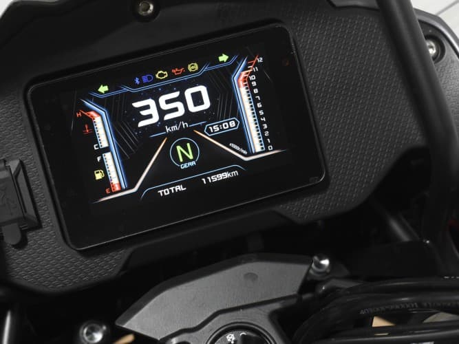 QJMOTOR SRT 700 (A)(TRES MALETAS) 2024 de segunda mano