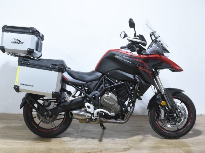 QJMOTOR SRT 700 (A)(TRES MALETAS) 2024 de segunda mano