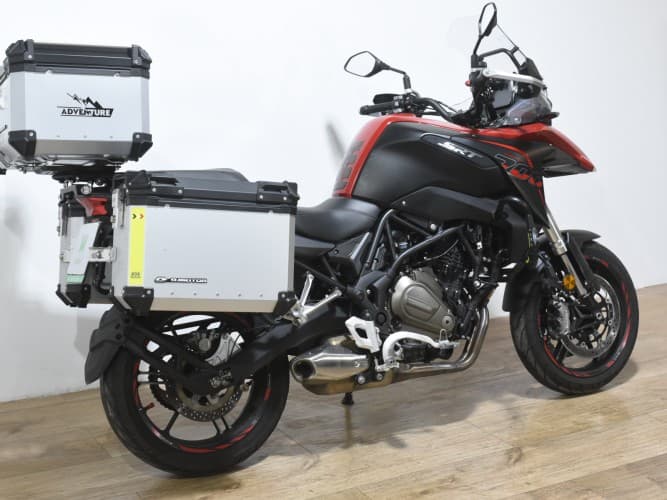 QJMOTOR SRT 700 (A)(TRES MALETAS) 2024 de segunda mano