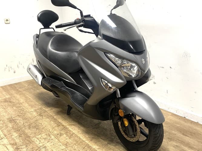 SUZUKI BURGMAN 125 2017 de segunda mano