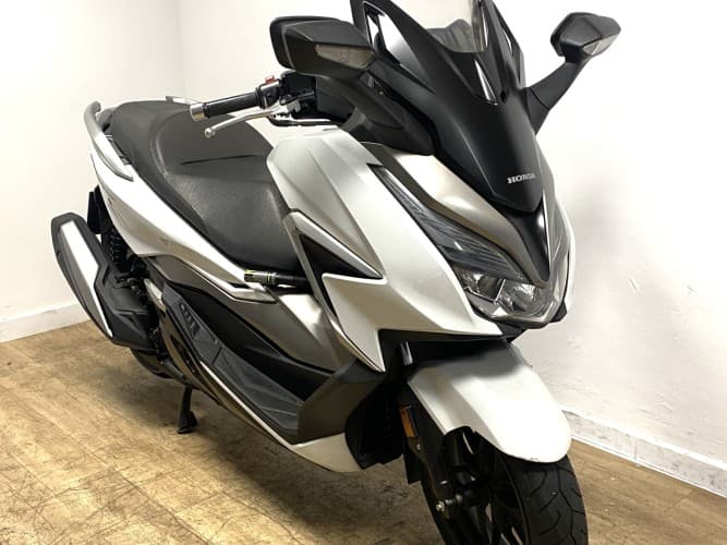 Comprar HONDA FORZA 350 2021 de segunda mano HONDA FORZA 350 2021 de segunda mano