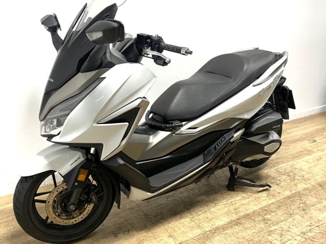 Comprar HONDA FORZA 350 2021 de segunda mano HONDA FORZA 350 2021 de segunda mano