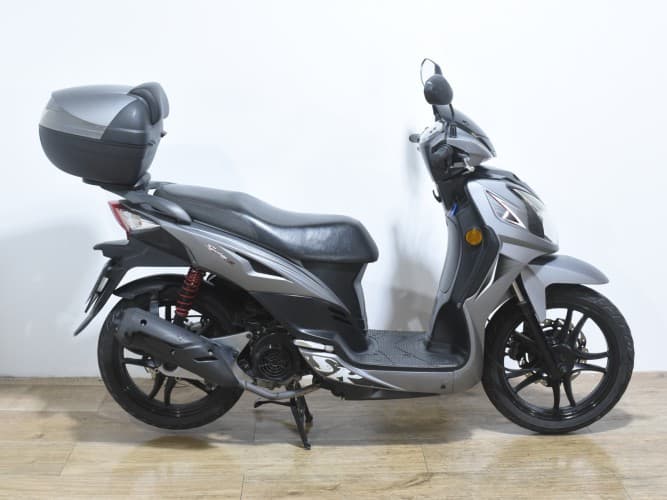 Comprar SYM SYMPHONY SR 125 2018 de segunda mano SYM SYMPHONY SR 125 2018 de segunda mano