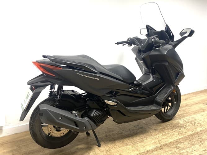 HONDA FORZA 125 2024 de segunda mano