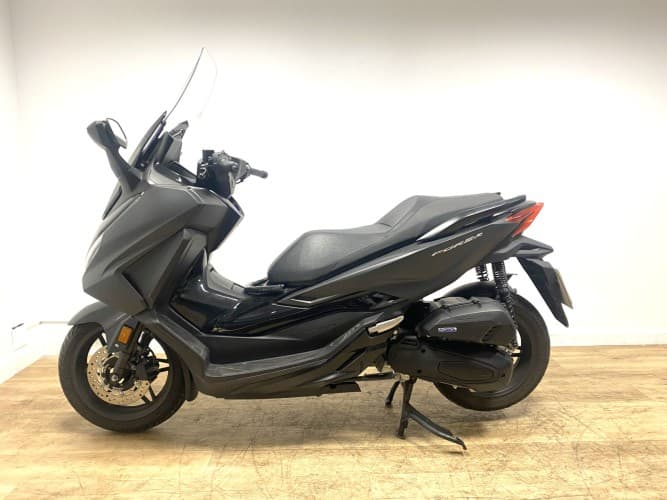 HONDA FORZA 125 2024 de segunda mano