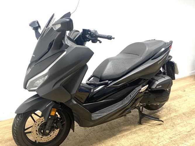 HONDA FORZA 125 2024 de segunda mano