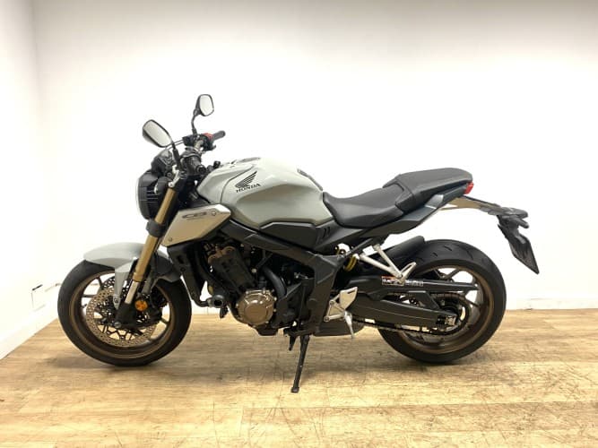 Comprar HONDA CB 650 R 2021 de segunda mano HONDA CB 650 R 2021 de segunda mano