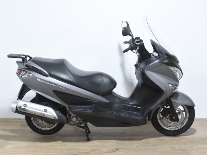 SUZUKI BURGMAN 200 2016 de segunda mano