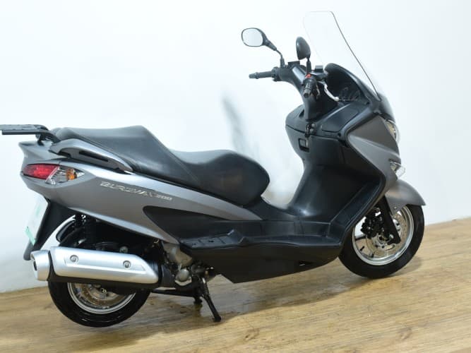 SUZUKI BURGMAN 200 2016 de segunda mano