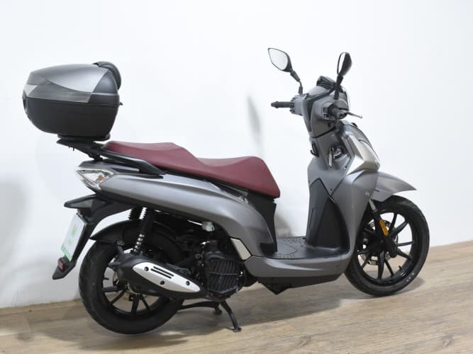 Comprar SYM SYMPHONY 125 ST-LC 2021 de segunda mano SYM SYMPHONY 125 ST-LC 2021 de segunda mano