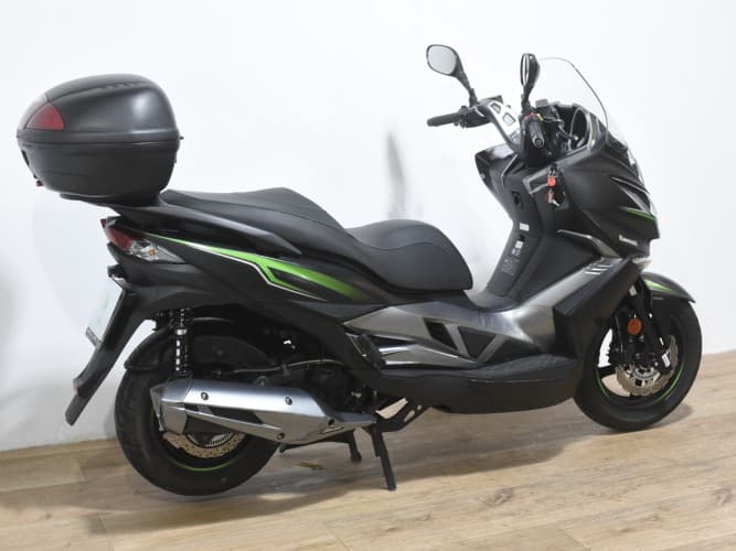 KAWASAKI J125 2017 de segunda mano