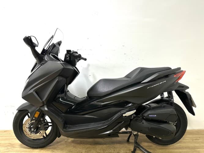 HONDA FORZA 125 2025 de segunda mano