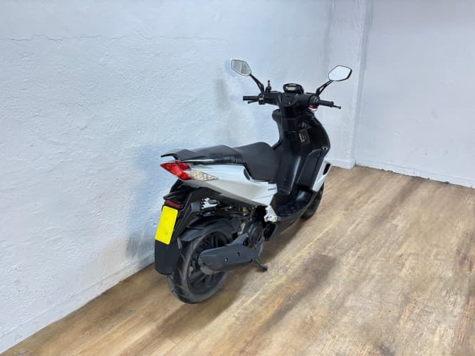 PEUGEOT SPEEDFIGHT 50 2023 de segunda mano