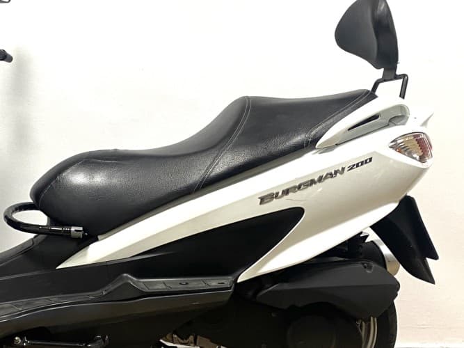 Comprar SUZUKI BURGMAN 200 2015 de segunda mano SUZUKI BURGMAN 200 2015 de segunda mano