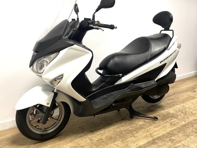 Comprar SUZUKI BURGMAN 200 2015 de segunda mano SUZUKI BURGMAN 200 2015 de segunda mano