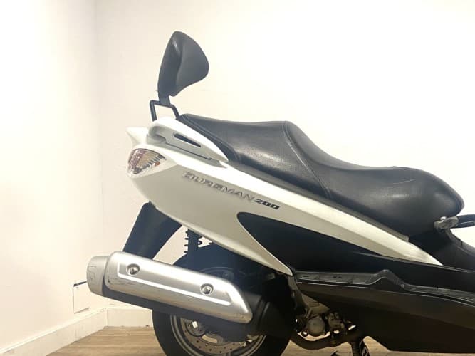 Comprar SUZUKI BURGMAN 200 2015 de segunda mano SUZUKI BURGMAN 200 2015 de segunda mano