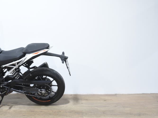 KTM DUKE 390 2023 de segunda mano