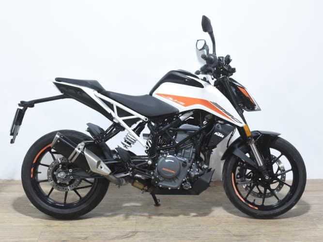 KTM DUKE 390 2023 de segunda mano
