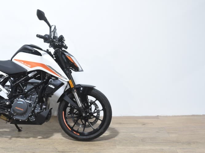 KTM DUKE 390 2023 de segunda mano