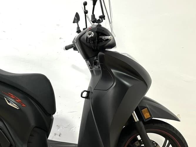 HONDA SH 350I 2023 de segunda mano