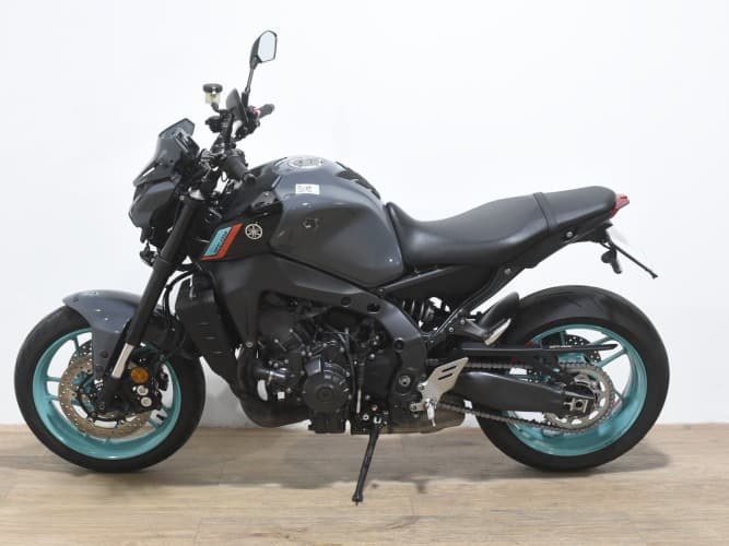 Comprar YAMAHA MT-09 (A2) 2024 de segunda mano YAMAHA MT-09 (A2) 2024 de segunda mano