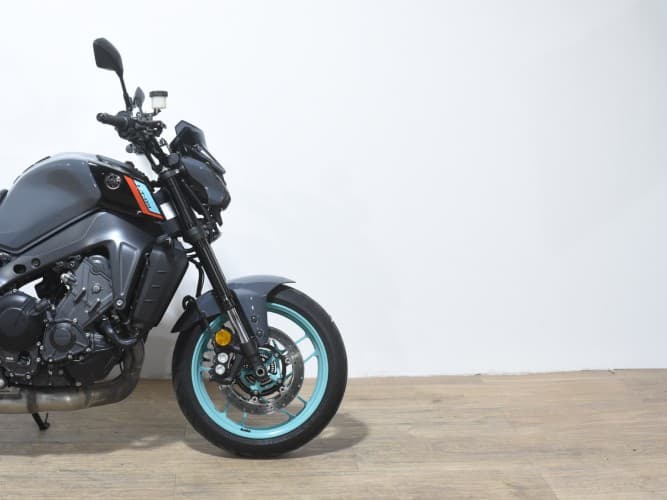 Comprar YAMAHA MT-09 (A2) 2024 de segunda mano YAMAHA MT-09 (A2) 2024 de segunda mano