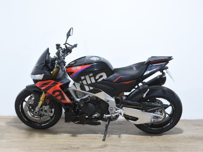 APRILIA TUONO V4 FACTORY 2023 de segunda mano