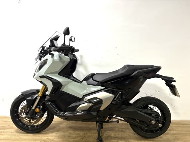 Comprar HONDA X-ADV 750 (A) 2024 de segunda mano HONDA X-ADV 750 (A) 2024 de segunda mano