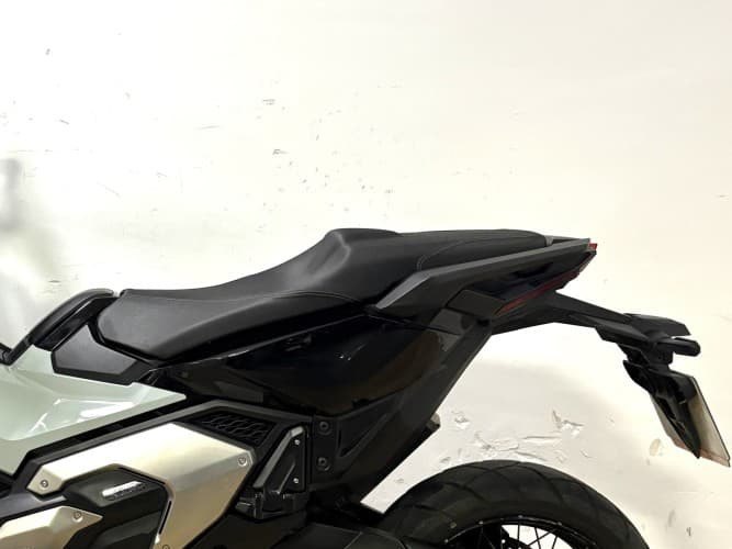 Comprar HONDA X-ADV 750 (A) 2024 de segunda mano HONDA X-ADV 750 (A) 2024 de segunda mano