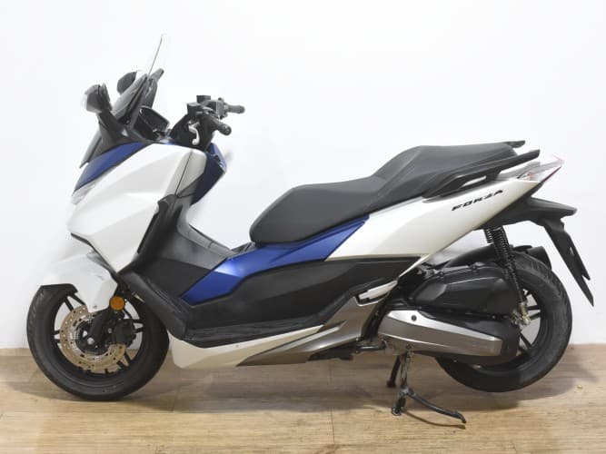 Comprar HONDA FORZA 125 2018 de segunda mano HONDA FORZA 125 2018 de segunda mano