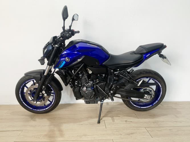 YAMAHA MT-07 (A)(ENTREGA ESCAPE ORIGINAL) 2024 de segunda mano