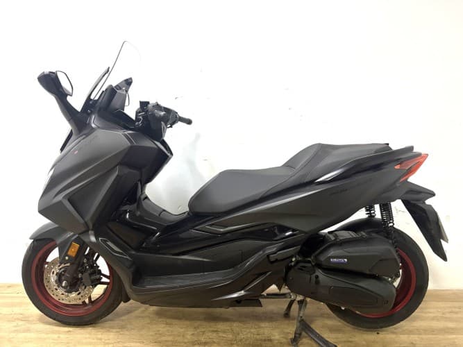 HONDA FORZA 125 2023 de segunda mano