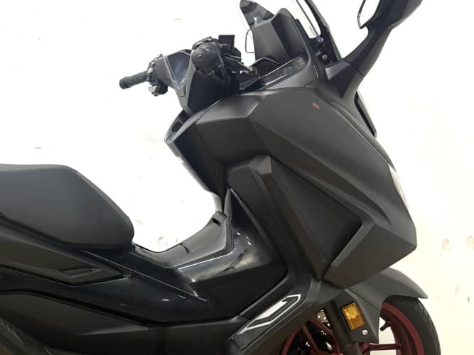 HONDA FORZA 125 2023 de segunda mano