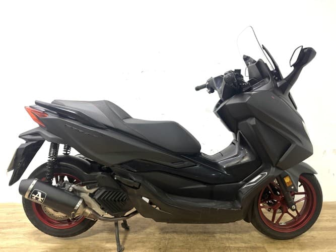 HONDA FORZA 125 2023 de segunda mano
