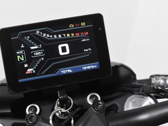 QJMOTOR SRK 400 (A2) 2024 de segunda mano