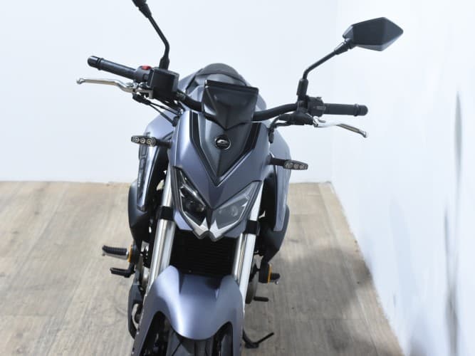 QJMOTOR SRK 400 (A2) 2024 de segunda mano