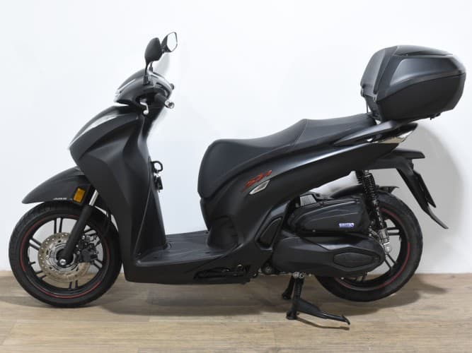 HONDA SH 350I 2023 de segunda mano
