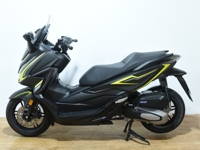 HONDA FORZA 125 2022 de segunda mano